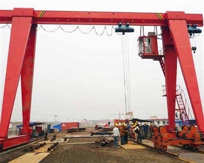 Едногредов конзолен портален кран